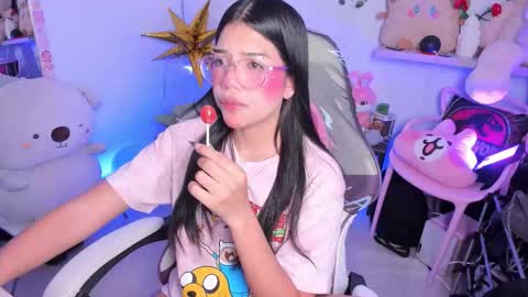  - independent model online show from November 2025 01:08:01 AM