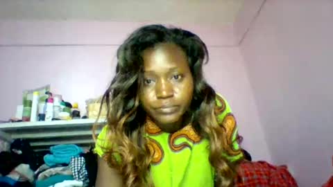 Snapshot of cutezola chatting on October 2025 05:06:02 AM cutezola online show from October 2025 05:06:02 AM