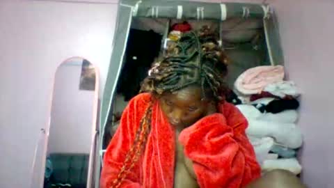 Snapshot of cutezola chatting on November 2025 06:02:02 AM cutezola online show from November 2025 06:02:02 AM