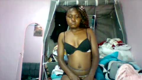 Snapshot of cutezola chatting on November 2025 04:34:02 AM cutezola online show from November 2025 04:34:02 AM