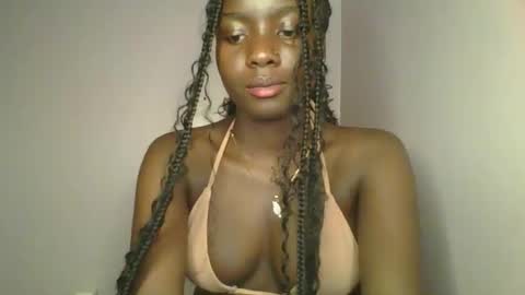 cutie_choco online show from October 2025 05:57:01 PM
