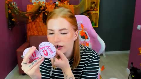 Lina online show from October 2025 01:34:01 PM