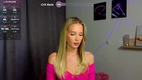 cutiefull_lion online show from October 2025 05:35:02 AM
