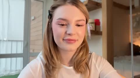 Snapshot of cyberl0ve_ chatting on April 2026 03:49:02 PM Im Emi streaming with my friend Reyna today online show from April 2026 03:49:02 PM