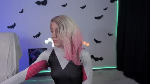  cyber zoe   online show from October 2025 11:33:01 AM