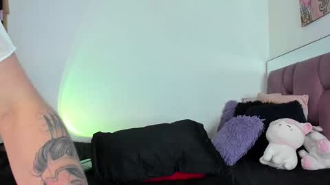 Snapshot of cynthiaa33 chatting on December 2024 10:41:02 PM cynthiaa33 online show from December 2024 10:41:02 PM