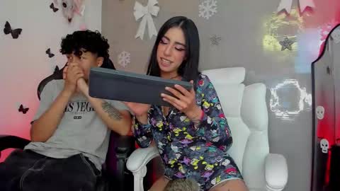 cyrusandgrase online show from December 2025 05:57:01 AM