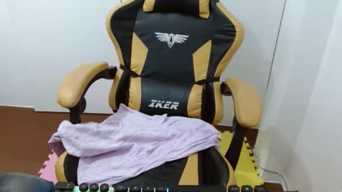 Snapshot of czarina69 chatting on October 2025 07:03:01 PM czarina69 online show from October 2025 07:03:01 PM