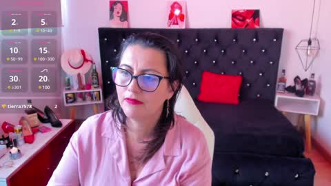 Snapshot of d_martii chatting on January 2025 02:46:01 PM Mia online show from January 2025 02:46:01 PM