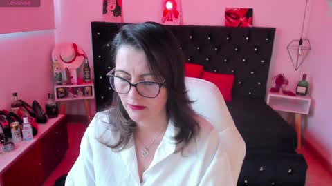 Snapshot of d_martii chatting on January 2025 12:09:02 PM Mia online show from January 2025 12:09:02 PM