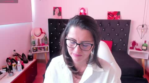 Snapshot of d_martii chatting on January 2025 03:13:02 PM Mia online show from January 2025 03:13:02 PM
