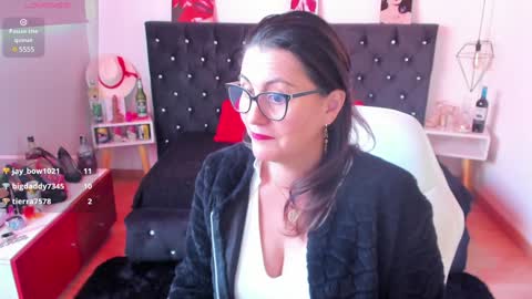 Snapshot of d_martii chatting on January 2025 02:39:01 PM Mia online show from January 2025 02:39:01 PM