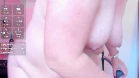 Snapshot of d_martii chatting on January 2025 05:41:01 PM Mia online show from January 2025 05:41:01 PM