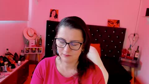 Snapshot of d_martii chatting on January 2025 11:48:01 AM Mia online show from January 2025 11:48:01 AM
