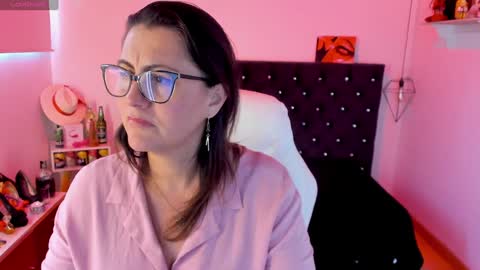 Snapshot of d_martii chatting on January 2025 08:49:02 PM Mia online show from January 2025 08:49:02 PM