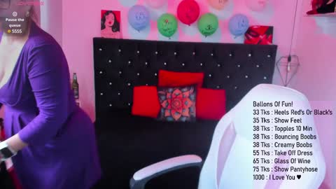 Snapshot of d_martii chatting on February 2025 12:36:02 PM Mia online show from February 2025 12:36:02 PM