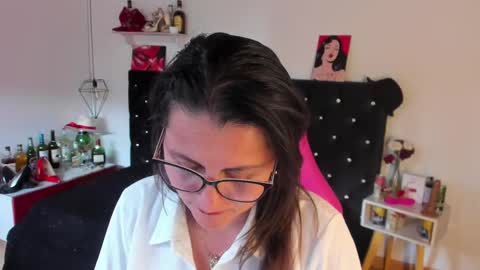 Snapshot of d_martii chatting on February 2025 03:15:02 PM Mia online show from February 2025 03:15:02 PM