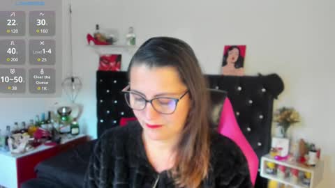 Snapshot of d_martii chatting on February 2025 12:17:02 PM Mia online show from February 2025 12:17:02 PM