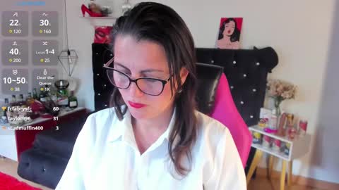 Snapshot of d_martii chatting on February 2025 08:31:02 PM Mia online show from February 2025 08:31:02 PM