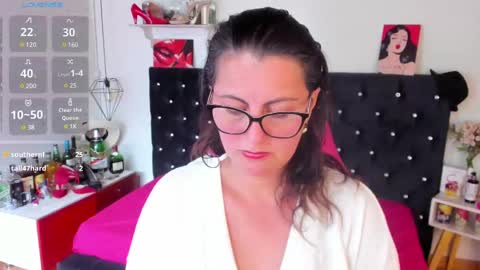Snapshot of d_martii chatting on February 2025 06:20:01 PM Mia online show from February 2025 06:20:01 PM
