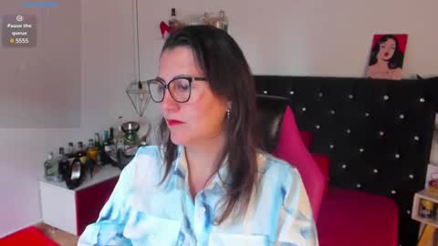 Snapshot of d_martii chatting on February 2025 01:07:01 PM Mia online show from February 2025 01:07:01 PM