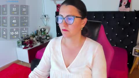 Snapshot of d_martii chatting on March 2025 03:48:02 PM Mia online show from March 2025 03:48:02 PM