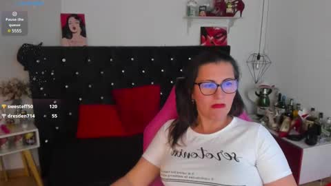 Snapshot of d_martii chatting on March 2025 06:19:02 PM Mia online show from March 2025 06:19:02 PM