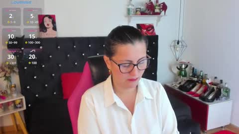 Snapshot of d_martii chatting on March 2025 12:26:01 PM Mia online show from March 2025 12:26:01 PM
