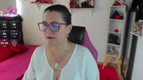 Snapshot of d_martii chatting on September 2025 02:39:02 PM Mia online show from September 2025 02:39:02 PM