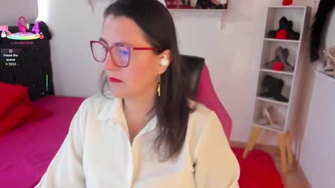 Snapshot of d_martii chatting on September 2025 12:04:02 PM Mia online show from September 2025 12:04:02 PM