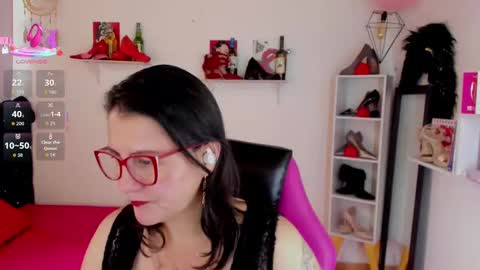 Snapshot of d_martii chatting on September 2025 12:40:02 PM Mia online show from September 2025 12:40:02 PM