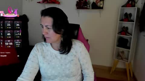 Snapshot of d_martii chatting on September 2025 11:28:02 PM Mia online show from September 2025 11:28:02 PM