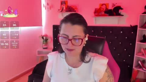 Snapshot of d_martii chatting on October 2025 01:40:02 PM Mia online show from October 2025 01:40:02 PM