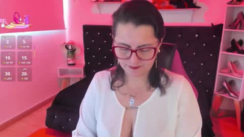 Snapshot of d_martii chatting on October 2025 11:41:02 AM Mia online show from October 2025 11:41:02 AM