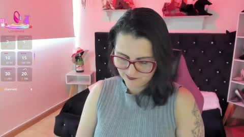 Snapshot of d_martii chatting on October 2025 01:08:01 PM Mia online show from October 2025 01:08:01 PM