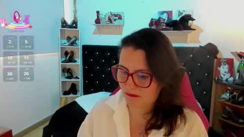 Snapshot of d_martii chatting on October 2025 01:32:02 PM Mia online show from October 2025 01:32:02 PM