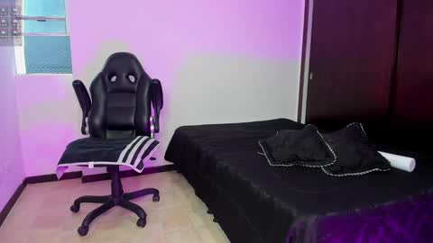 Mauricio online show from March 2025 08:32:02 PM