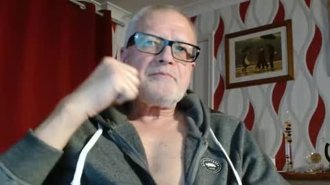 Brian ... online show from October 2025 08:10:01 PM