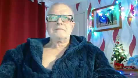 Brian ... online show from December 2025 08:57:02 PM