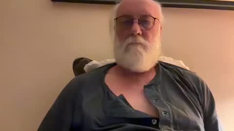 Snapshot of daddy341177 chatting on December 2024 04:32:02 AM daddy341177 online show from December 2024 04:32:02 AM