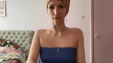 Snapshot of daddy_andprincess chatting on May 2026 01:27:01 PM daddy_andprincess online show from May 2026 01:27:01 PM