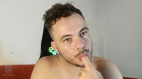 Greekboy28 online show from November 2025 11:32:01 AM