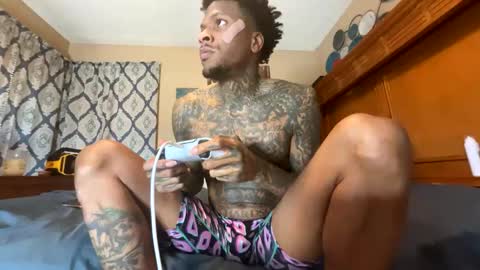 Snapshot of daddyjanimal chatting on April 2026 07:05:02 PM sexy tatted king bbc online show from April 2026 07:05:02 PM