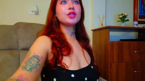 Valen online show from May 2026 01:02:02 AM