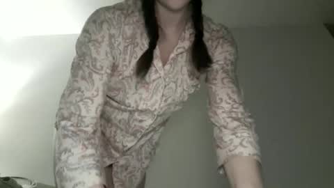 Snapshot of daddysssgoodgirl chatting on October 2025 06:36:01 AM daddys good girl online show from October 2025 06:36:01 AM