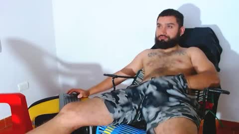 Snapshot of daddytronks17 chatting on February 2025 05:15:02 AM daddytronks17 online show from February 2025 05:15:02 AM