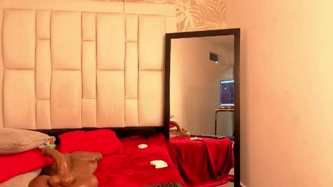 daffnelewis online show from November 2025 11:23:02 AM