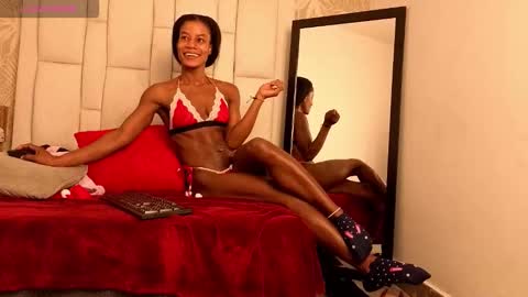 daffnelewis online show from December 2025 11:30:02 AM