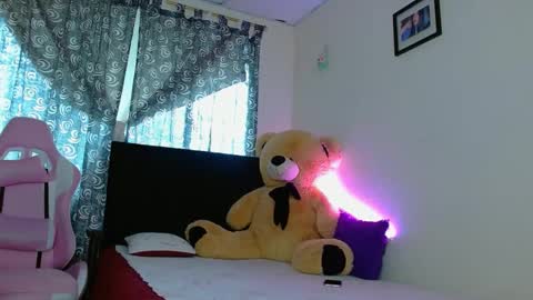 dafne_hot77 online show from October 2025 06:28:02 PM