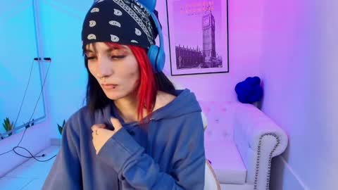 dafne huges online show from January 2025 03:47:01 PM